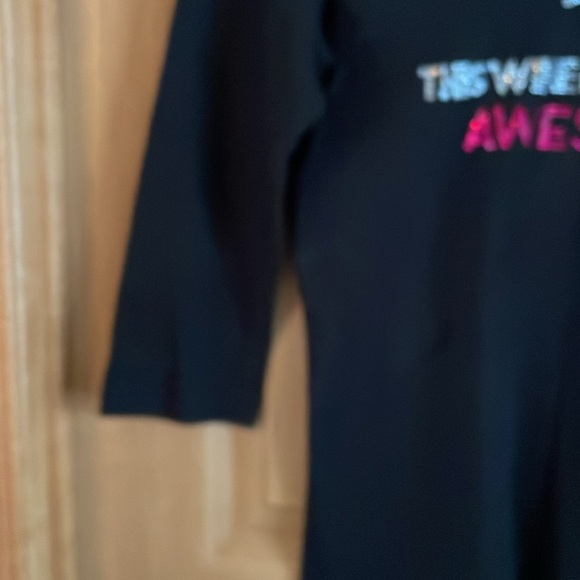 NWOT Chris’s Stuff cotton 3/4 length sleeve v-neck shirt, wine embossed, Sz. L - Picture 5 of 6